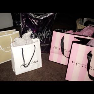 Meet your Posher, Mia